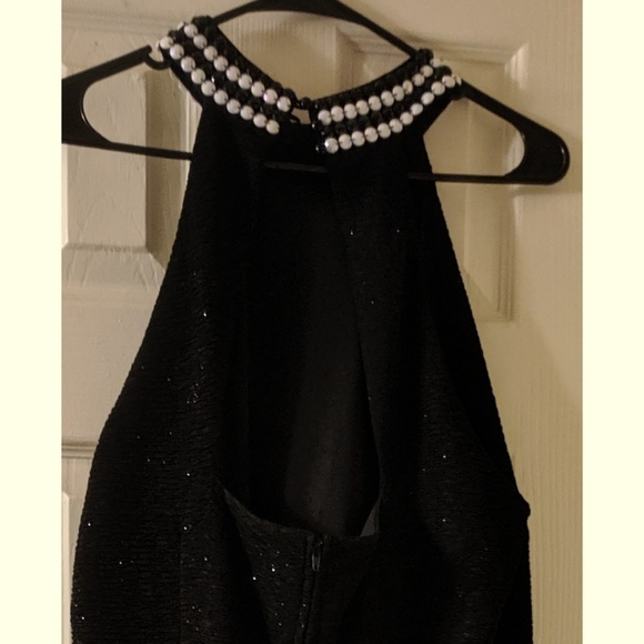 Gown - Picture 3 of 6